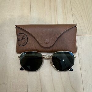 Ray-Ban Polarized Sunglasses with Brown Case